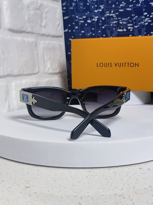 ルイヴィトンサングラス背面デザイン